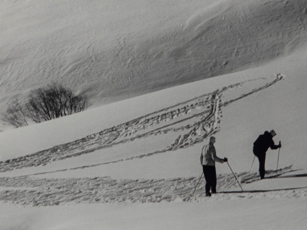 Fotografia / Christmas Early Gifts. Lunedì 10 novembre l’asta di Finarte che propone una selezione ampia, dinamica e accessibile: dai grandi maestri della fotografia ai talenti emergenti, da scatti iconici a opere più sperimentali